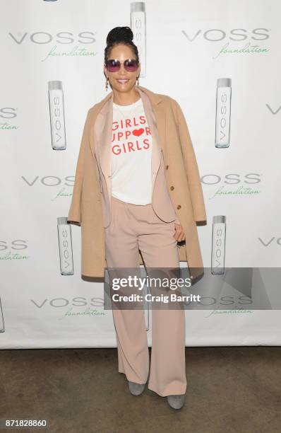 Veronica Webb attends Voss Foundation's 2017 Women Helping Women Annual Luncheon honoring Cynthia Ervio and Tamron Hall on November 8, 2017 in New...