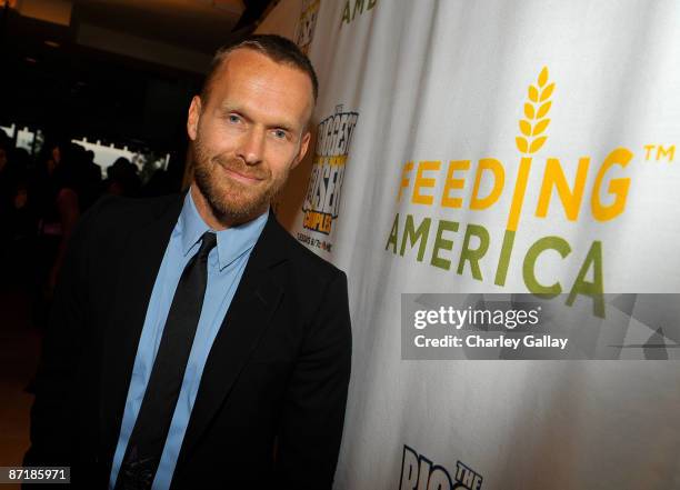 Television personality Bob Harper attends the Pound For Pound Challenge for Feeding America, an initiative that encourages Americans to lose weight...