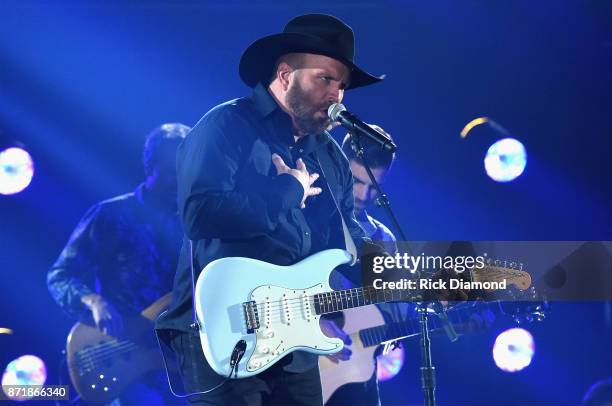 Garth Brooks performs onstage at the 51st annual CMA Awards at the Bridgestone Arena on November 8, 2017 in Nashville, Tennessee.