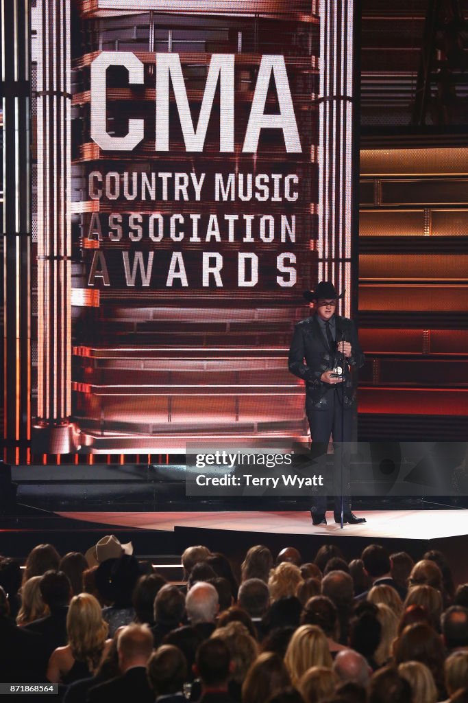 The 51st Annual CMA Awards - Show