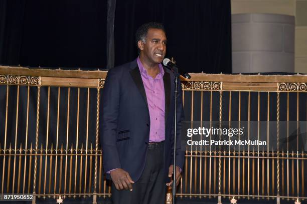 Norm Lewis performs at the Lung Cancer Research Foundation Fifteenth Annual Strolling Supper at Gotham Hall on November 8, 2017 in New York City.