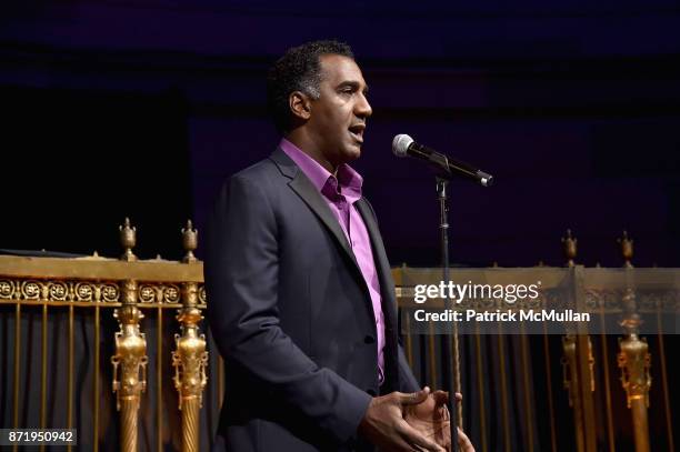 Norm Lewis performs at the Lung Cancer Research Foundation Fifteenth Annual Strolling Supper at Gotham Hall on November 8, 2017 in New York City.