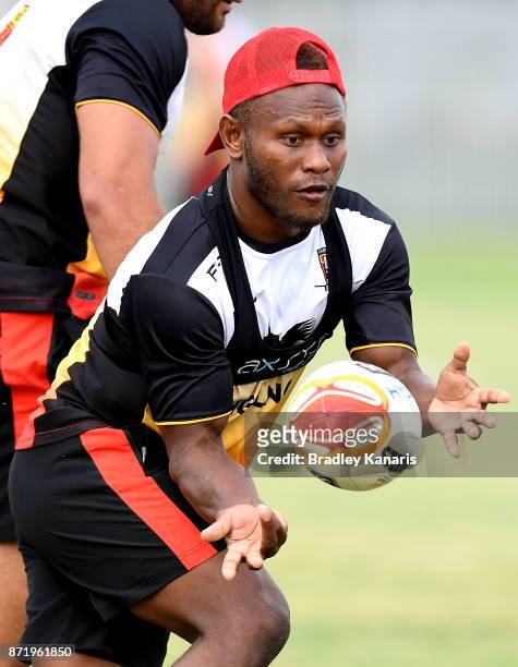 Wartovo Puara Jnr passes the ball during a PNG Kumuls Rugby League World Cup training session on November 9, 2017 in Port Moresby, Papua New Guinea.
