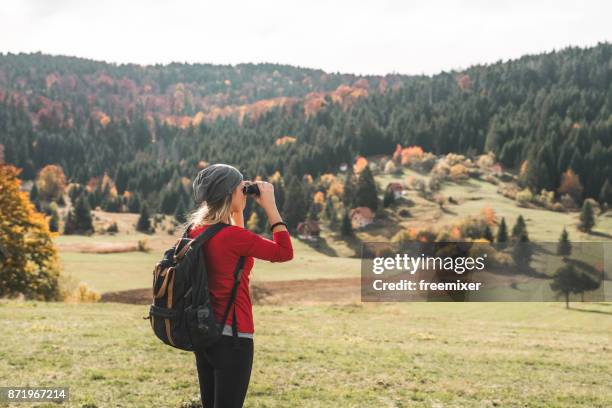 wonderlust is mijn hobbie - hobbie stockfoto's en -beelden