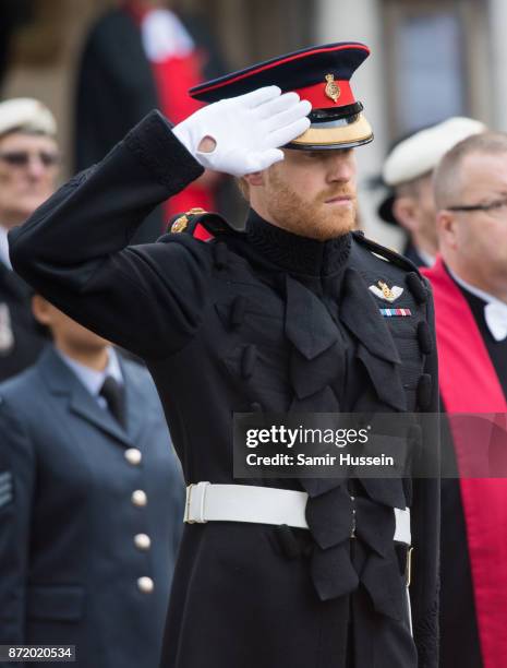 Prince Harry visits the Field of Remembrance at Westminster Abbey on November 9, 2017 in London, England.