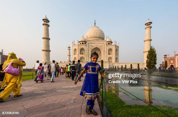 128 Girls Of Taj Mahal Stock Photos, High-Res Pictures, and Images ...