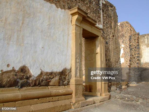 Ruins of the Se Cathedral, the first Catholic cathedral built in Africa, begun in 1556. Now in ruins in Cidade Velha, the first European colonial...