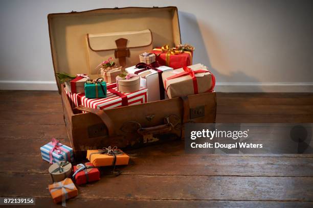 Suitcase Ribbon Photos and Premium High Res Pictures - Getty Images