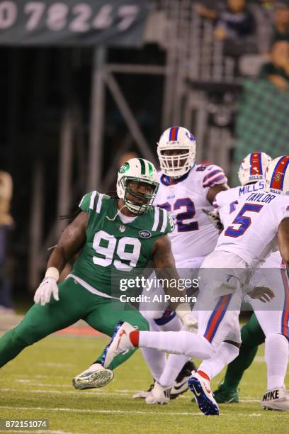 Defensive Lineman Steve McLendon of the New York Jets in action against the Buffalo Bills at MetLife Stadium on November 2, 2017 in East Rutherford,...