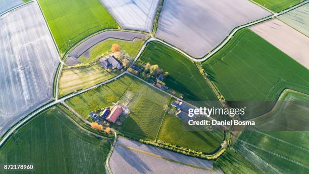 groot maarslag seen from the air - sombra paralela fotografías e imágenes de stock