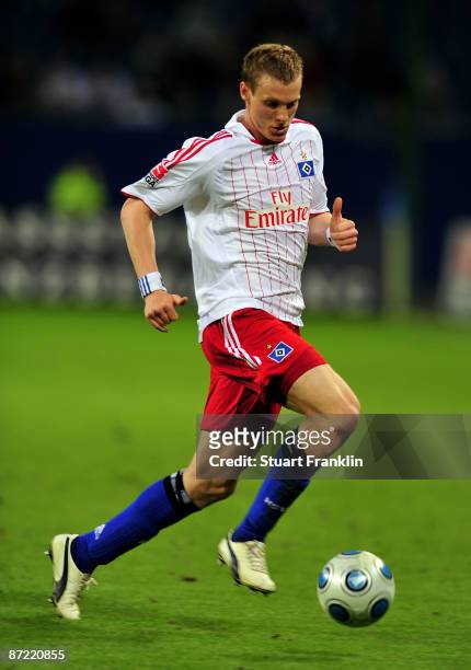 Marcel Jansen of Hamburg in action during the Bundesliga match between Hamburger SV and VfL Bochum at HSH Nordbank Arena on May 13, 2009 in Hamburg,...