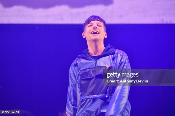 Louis Tomlinson performs on stage during Key 103 Live held at the Manchester Arena on November 9, 2017 in Manchester, England.