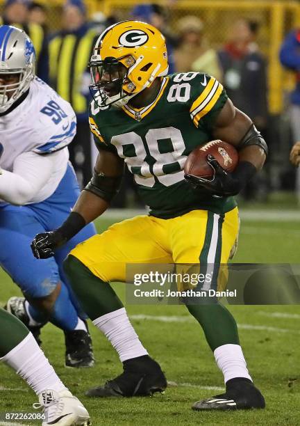 Ty Montgomery of the Green Bay Packers runs against the Detroit Lions at Lambeau Field on September 28, 2017 in Green Bay, Wisconsin. The Lions...