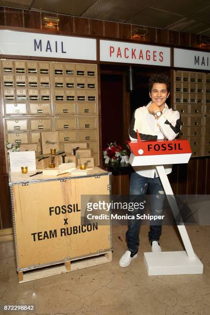 Austin Mahone attends the Fossil x Austin Mahone holiday event on November 9, 2017 in New York City.