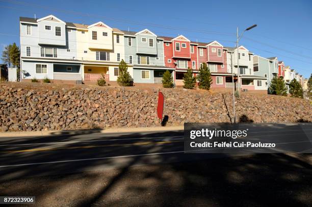 residential buildings in flagstaff, arizona, usa - flagstaff arizona stockfoto's en -beelden