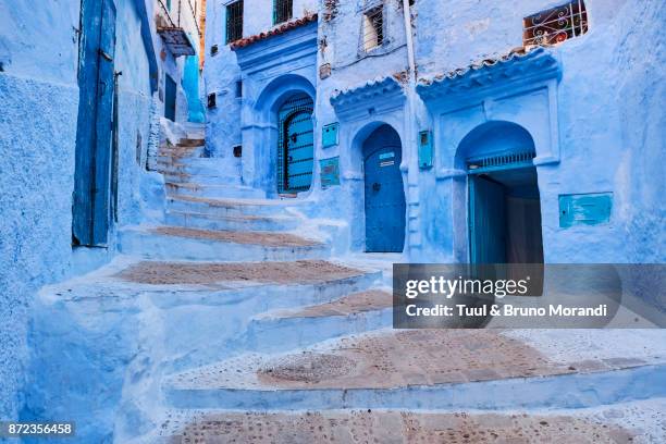 morocco, rif area, chefchaouen (chaouen) town, the blue city - marruecos fotografías e imágenes de stock