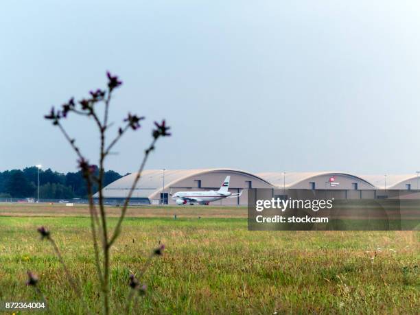 farnborough airport, farnborough, uk - farnborough hampshire imagens e fotografias de stock