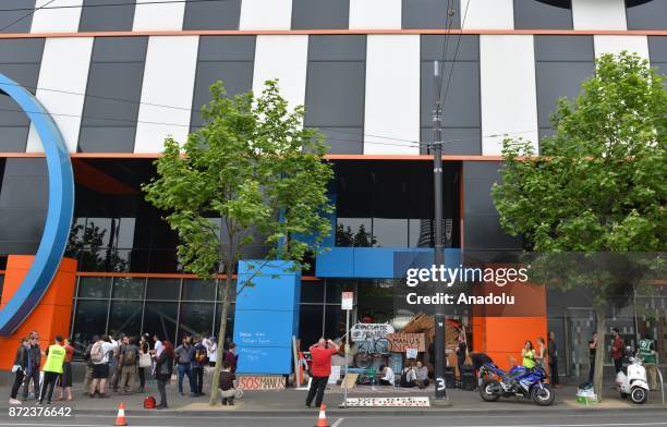 Group of protesters gather in Melbourne to urge the Australian government to end the refugee crisis on Manus Island on November 10, 2017.