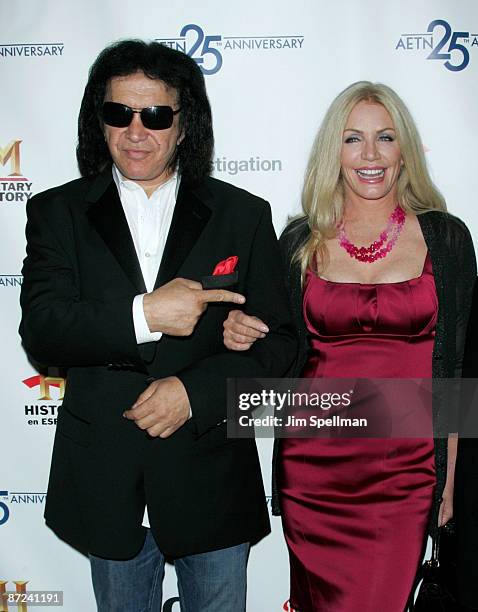 Gene Simmons Wife Photos And Premium High Res Pictures - Getty Images