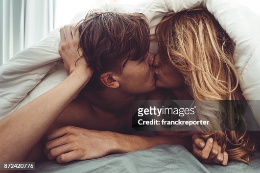 843,823 Intimate Couple Photos and Premium High Res Pictures - Getty Images