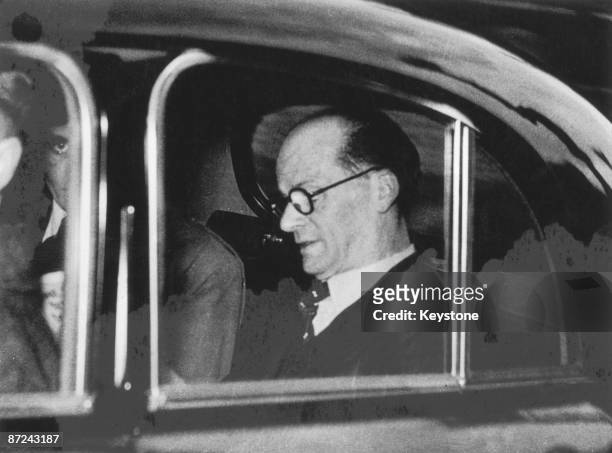 British serial killer John Reginald Christie on his way to court, 29th April 1953. He is charged with the murder of his wife and three other women.
