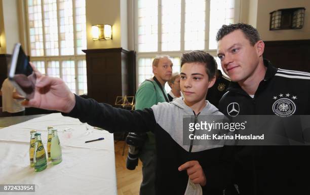 Selfie with Coach Hanno Balitsch of DFB U20 on November 10, 2017 in Zwickau, Germany.