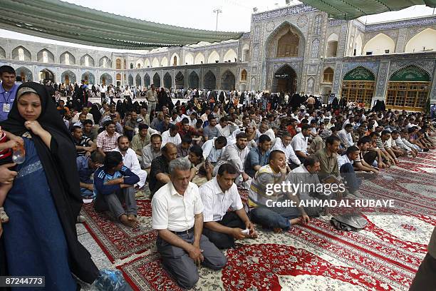 View of a section of the inner courtyard at the Imam Musa al-Kadhim mosque in the Kadhimiyah district of northern Baghdad on May 15, 2009. The mosque...