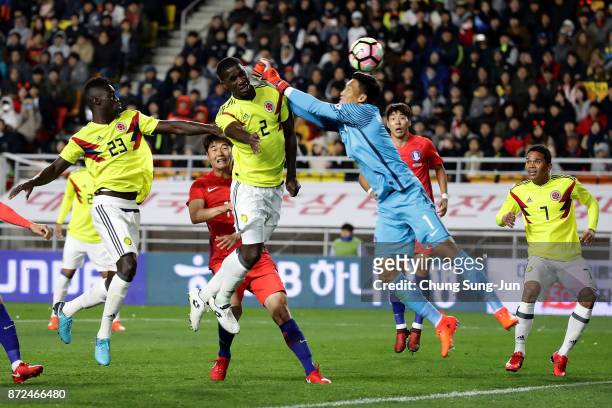 Cristian Zapata of Colombia scores a goal during the international friendly match between South Korea and Colombia at Suwon World Cup Stadium on...