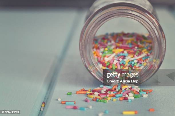 sprinkles - streuen stock-fotos und bilder