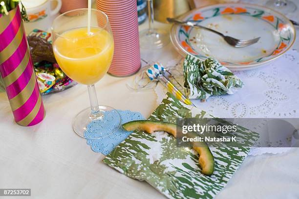 table setting after party - messy table after party 個照片及圖片檔