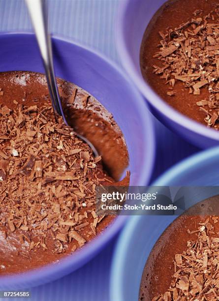 chocolate pudding with shavings garnish - chocolate chunks top view stock pictures, royalty-free photos & images