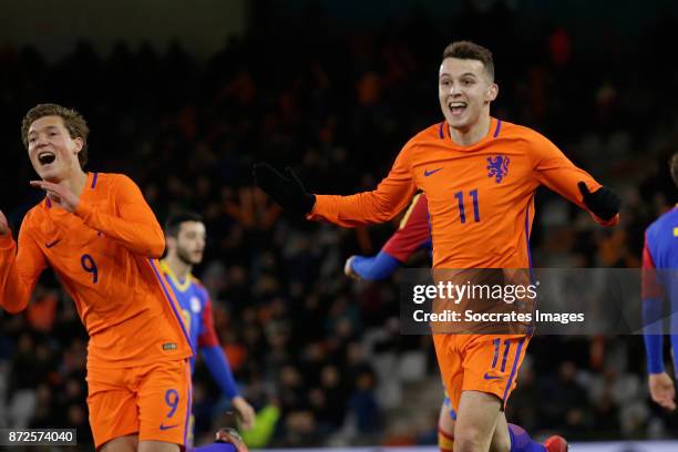 Oussama Idrissi of Holland U21 celebrate 3-0 with Sam Lammers of Holland U21 during the match between Holland U21 v Andorra U21 at the De Vijverberg...