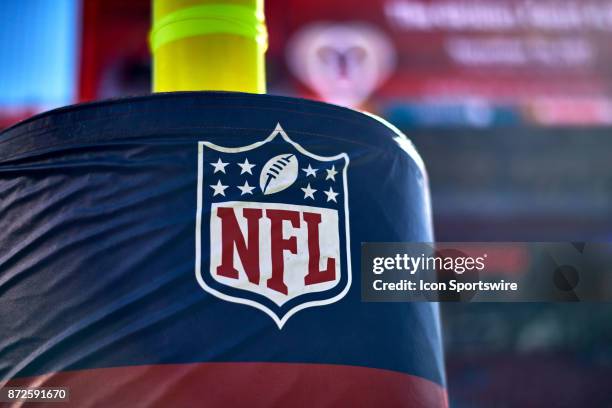 52 Nfl Detail Goalpost Stock Photos, High-Res Pictures, and Images ...