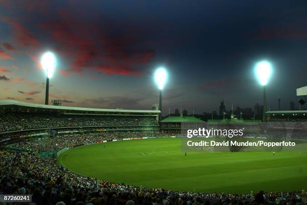 Cricket England tour of Australia Australia v England 1 Day International at Melbourne A GENERAL VIEW OF THE SYDNEY CRICKET GROUND UNDER FLOODLIGHTS...
