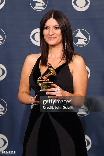 Laura Pausini, winner of Best Latin Pop Album for "Escucha"