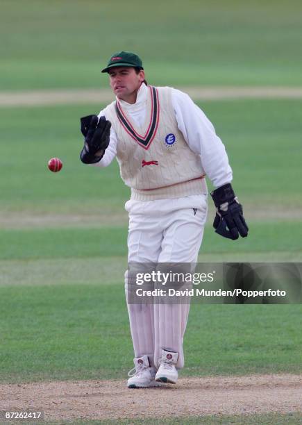 UNITED KINGDOM CRICKET : NEIL BURNS / LEICESTERSHIRE C.C.C.