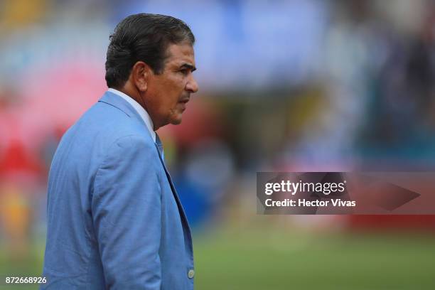 Jorge Luis Pinto, Coach of Honduras looks on during a first leg match between Honduras and Australia as part of FIFA World Cup Qualifiers Play Off at...