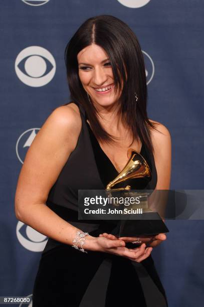 Laura Pausini, winner of Best Latin Pop Album for "Escucha"