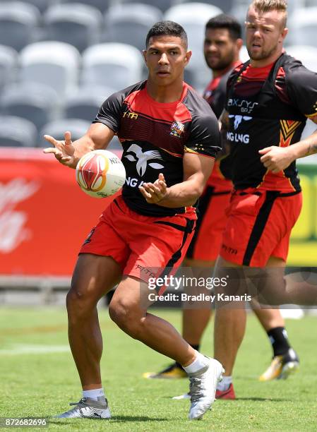 David Mead passes the ball during a PNG Kumuls Rugby League World Cup captain's run on November 11, 2017 in Port Moresby, Papua New Guinea.