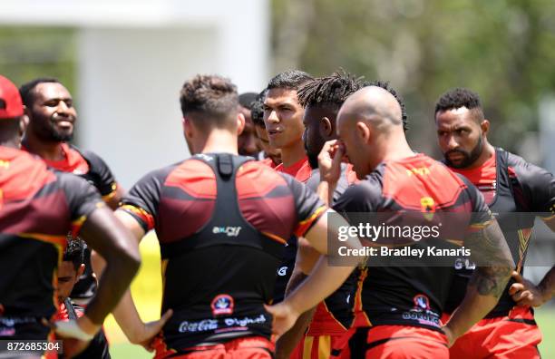 David Mead talks to his players during a PNG Kumuls Rugby League World Cup captain's run on November 11, 2017 in Port Moresby, Papua New Guinea.