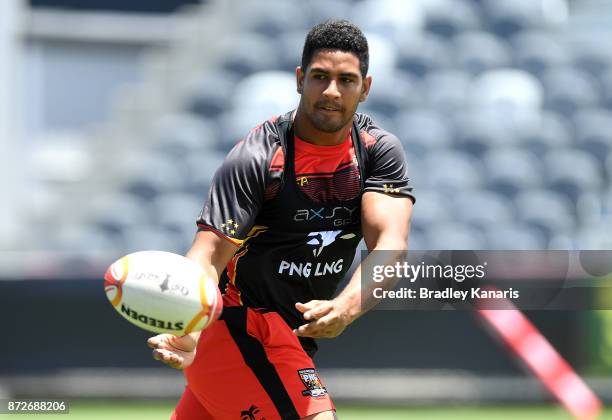 Nene McDonald passes the ball during a PNG Kumuls Rugby League World Cup captain's run on November 11, 2017 in Port Moresby, Papua New Guinea.