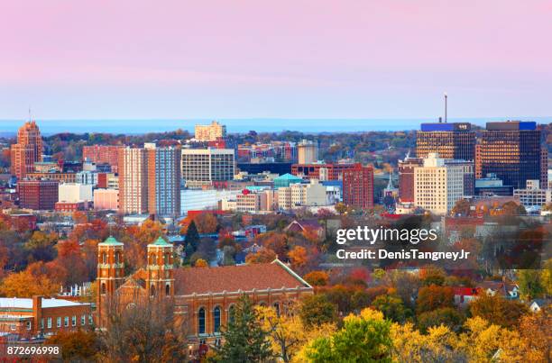 herfst in syracuse new york - syracuse new york stockfoto's en -beelden