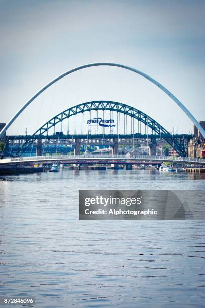 newcastle-upon-tyne skyline at dusk - great north run stock pictures, royalty-free photos & images