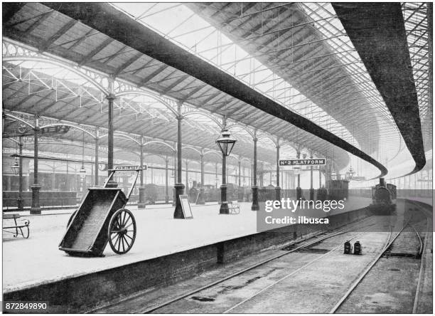 stockillustraties, clipart, cartoons en iconen met antieke foto van londen: euston station - 1900 london