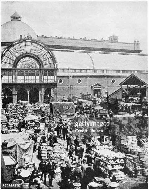 antike fotos von london: covent garden market - marktplatz stock-grafiken, -clipart, -cartoons und -symbole