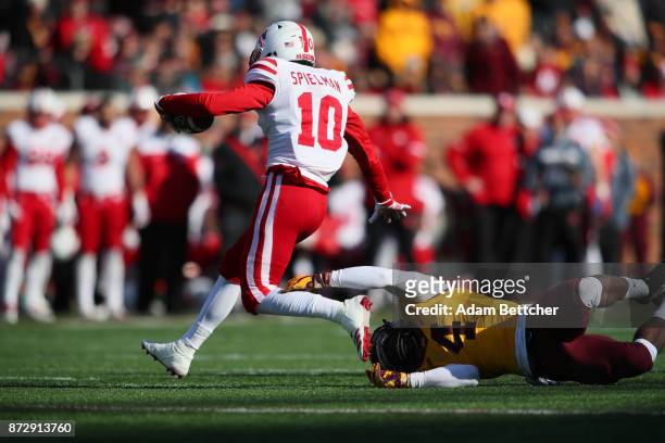 Spielman of the Nebraska Cornhuskers carries the ball for a gain against the Minnesota Golden Gophers at TCF Bank Stadium on November 11, 2017 in...