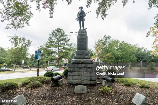 memorial de la guerra civil confederada, fayetteville, carolina del norte - fayetteville fotografías e imágenes de stock