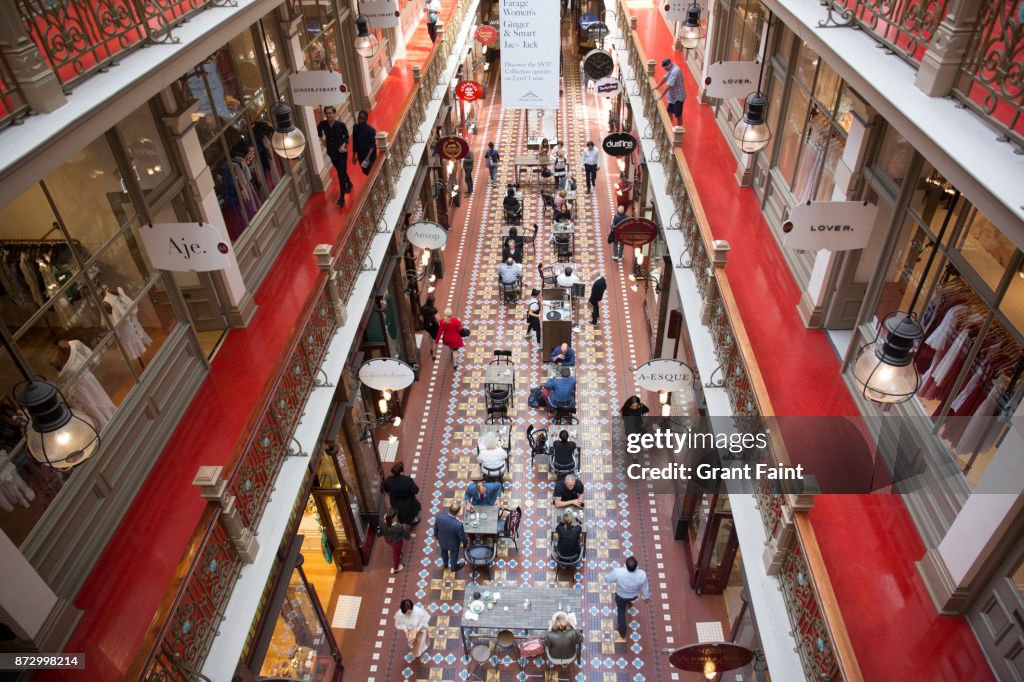 Overview of shopping arcade.