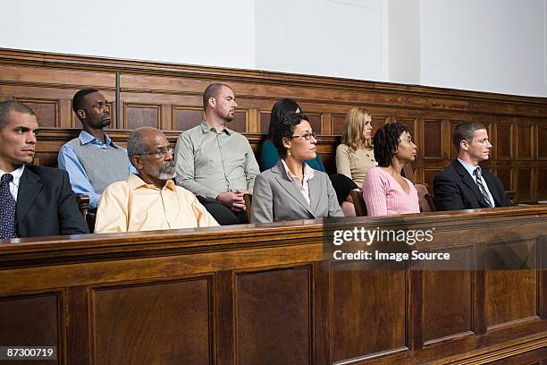 jury in der jury box - geschworener stock-fotos und bilder