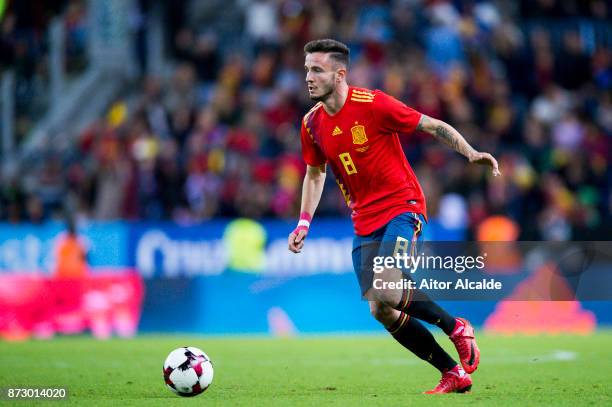 Saul Niguez of Spain controls the ball during the international friendly match between Spain and Costa Rica at La Rosaleda Stadium on November 11,...
